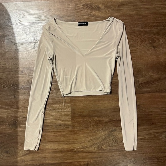 PLT Second Skin Long Sleeve V Neck Crop Top - Picture 3 of 7
